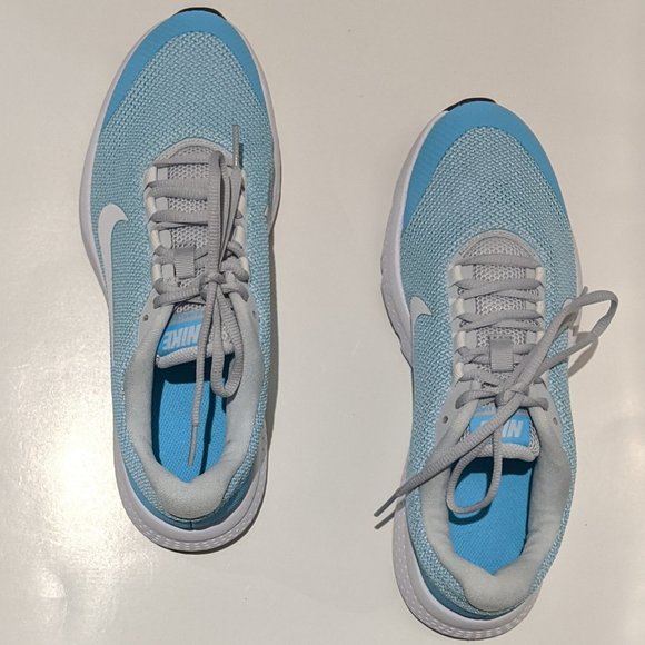 Nike Women’s Runallday Sneakers Running Shoe Light Blue NIB 8.5 - Picture 3 of 8